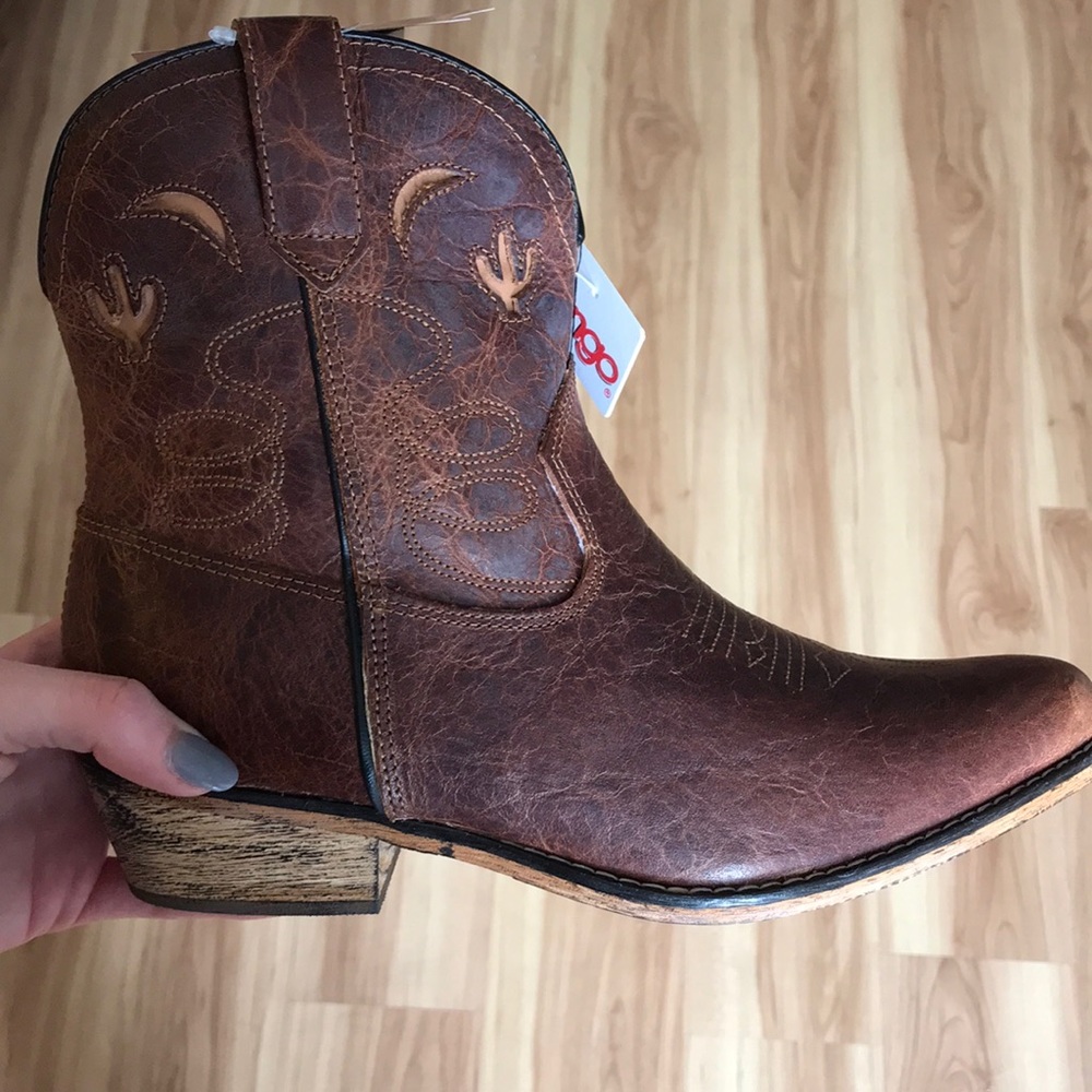 Dingo Moon And Cactus ankle cowboy boots